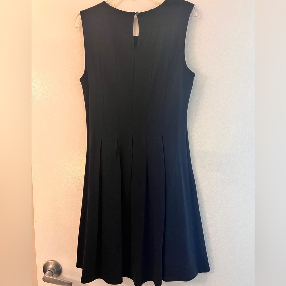 Monteau Classic Black Midi Dress
